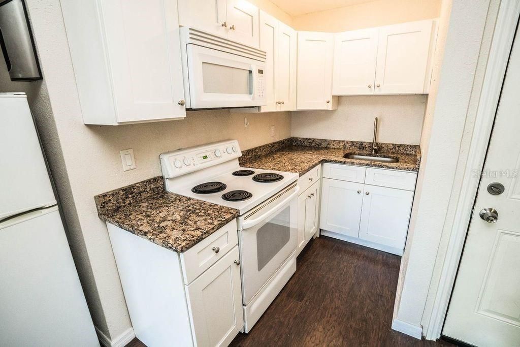 Recently Rented: $1,545 (1 beds, 1 baths, 600 Square Feet)
