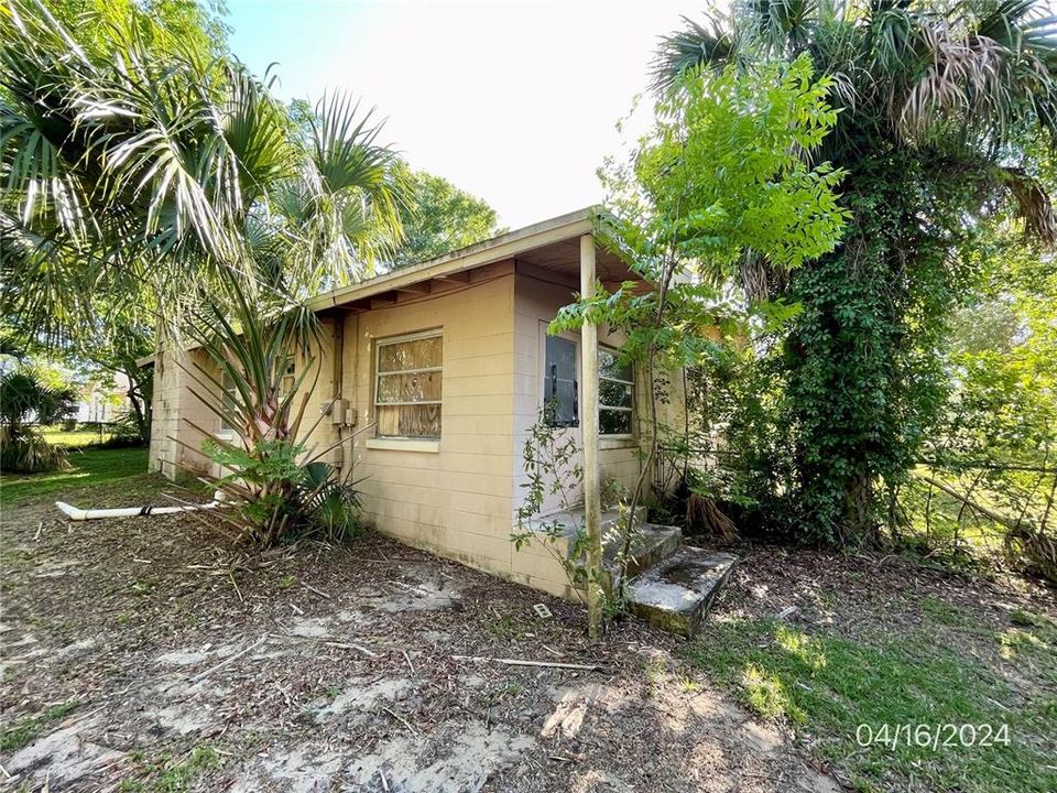 For Sale: $254,900 (4 beds, 2 baths, 1396 Square Feet)