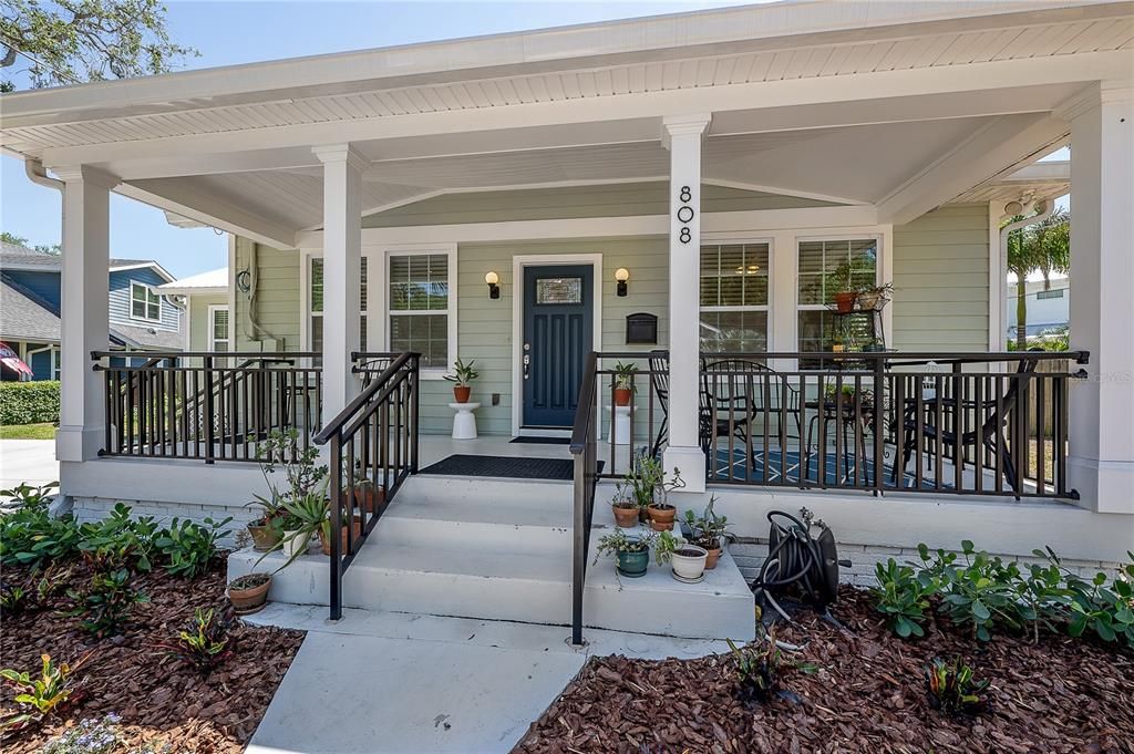 Recently Sold: $825,000 (3 beds, 2 baths, 1486 Square Feet)