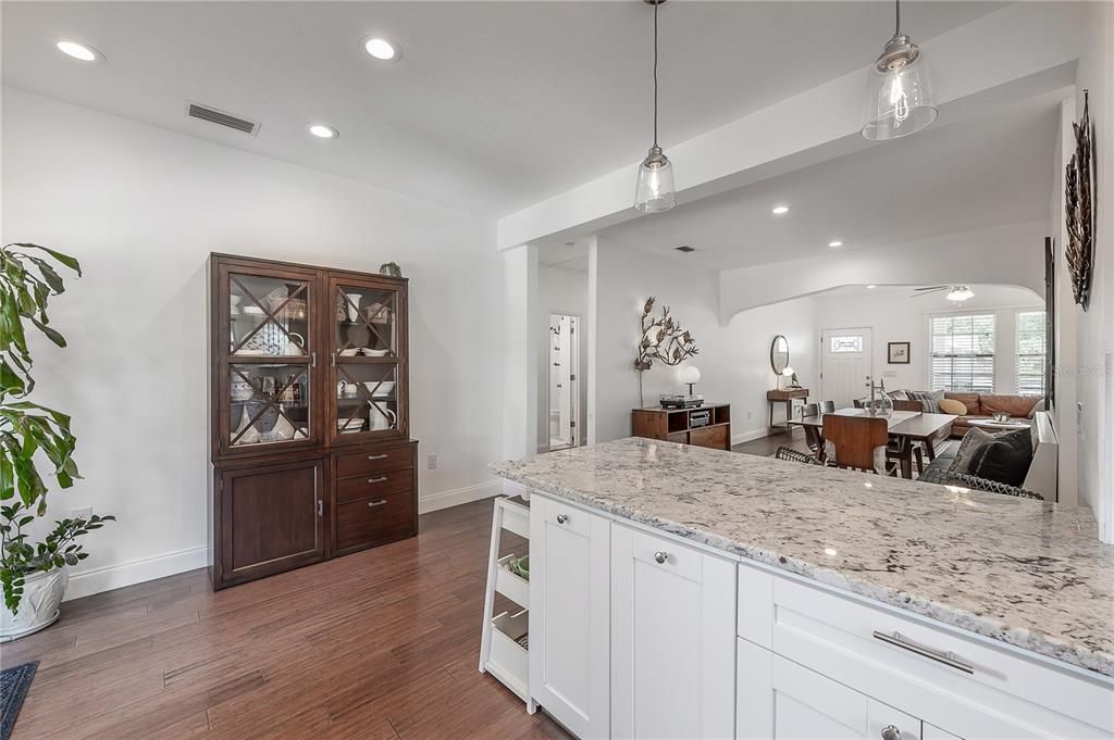 Recently Sold: $825,000 (3 beds, 2 baths, 1486 Square Feet)