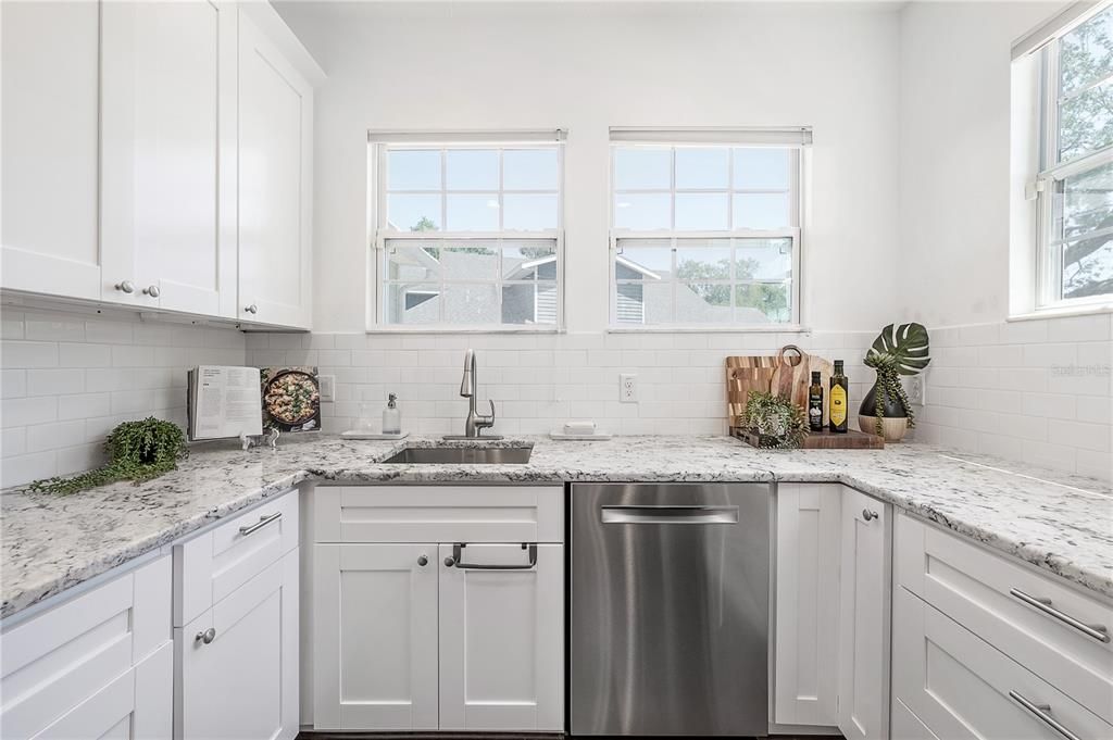 Recently Sold: $825,000 (3 beds, 2 baths, 1486 Square Feet)