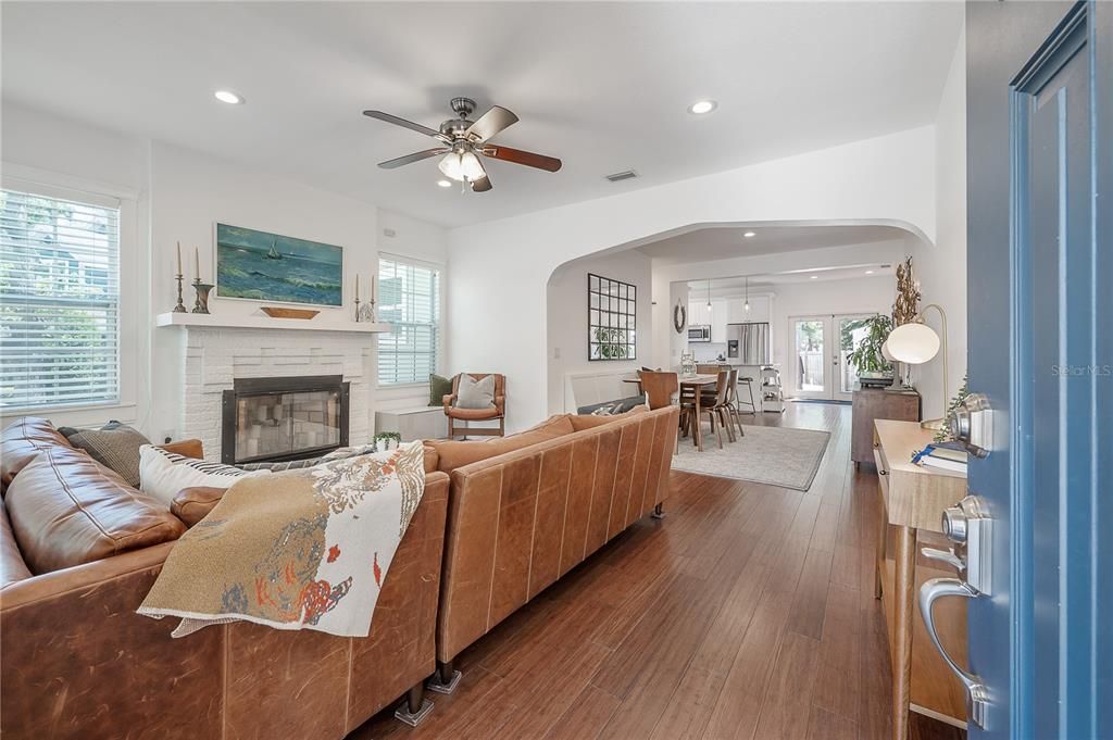 Recently Sold: $825,000 (3 beds, 2 baths, 1486 Square Feet)