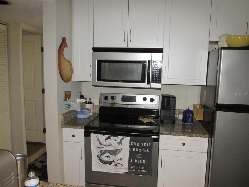 For Sale: $179,000 (1 beds, 1 baths, 648 Square Feet)