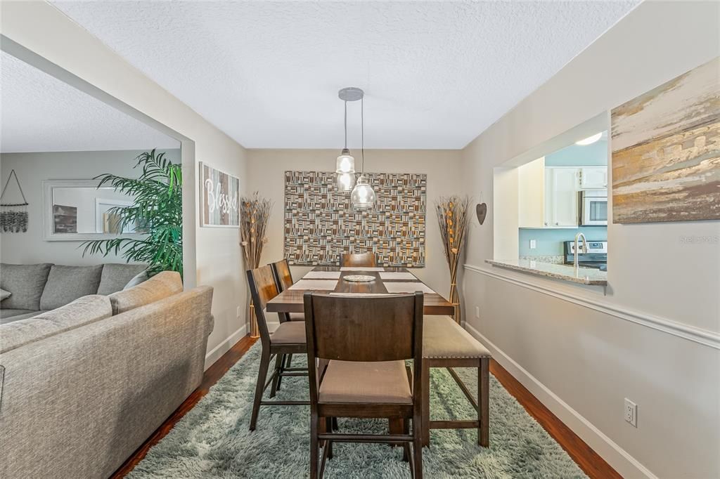 For Sale: $277,000 (2 beds, 1 baths, 1088 Square Feet)