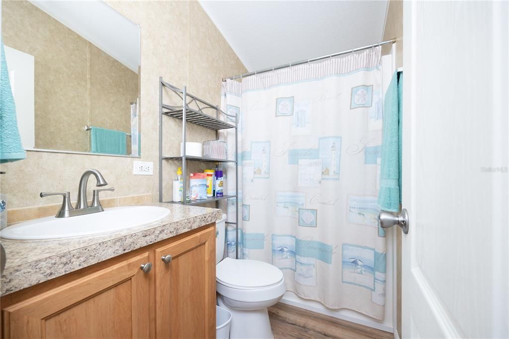 For Sale: $175,000 (1 beds, 1 baths, 384 Square Feet)