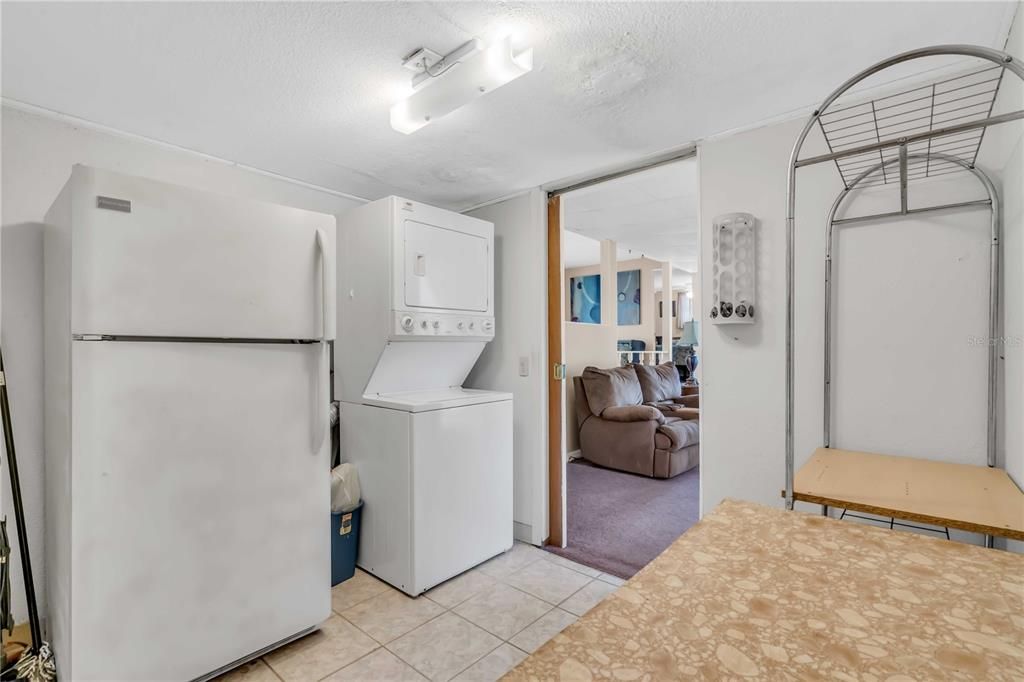 Active With Contract: $75,000 (2 beds, 1 baths, 840 Square Feet)