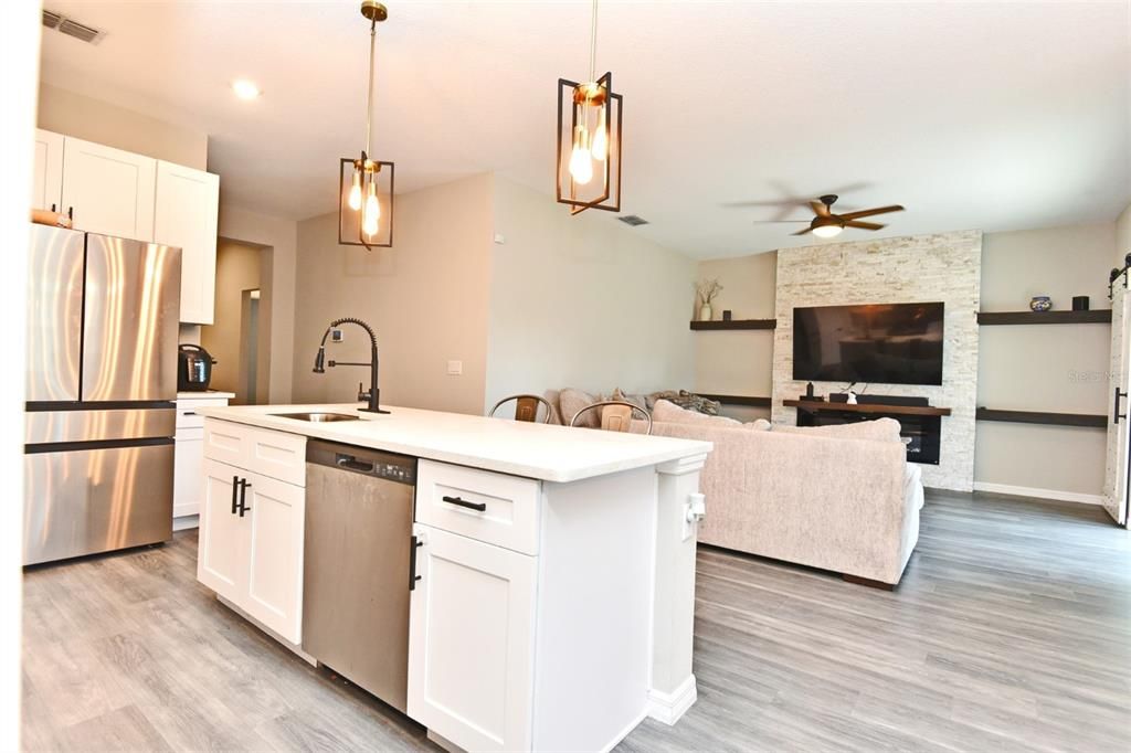 For Sale: $429,000 (3 beds, 2 baths, 1551 Square Feet)