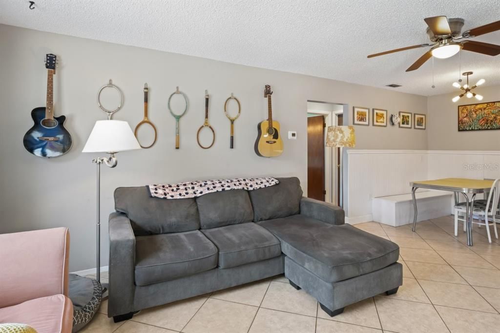 Active With Contract: $298,900 (3 beds, 2 baths, 1712 Square Feet)