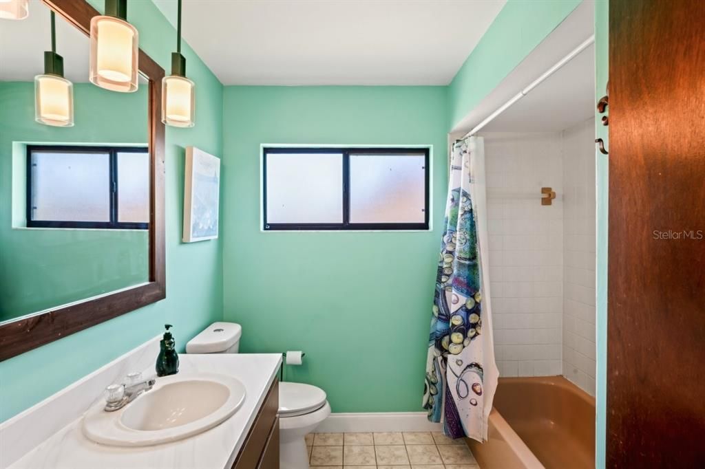 Active With Contract: $298,900 (3 beds, 2 baths, 1712 Square Feet)