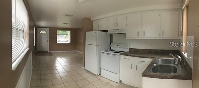 For Rent: $1,425 (2 beds, 1 baths, 676 Square Feet)