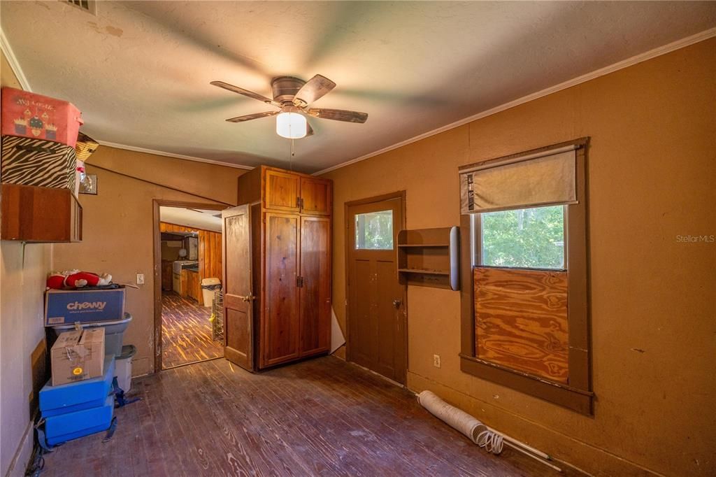 For Sale: $212,000 (3 beds, 1 baths, 1134 Square Feet)