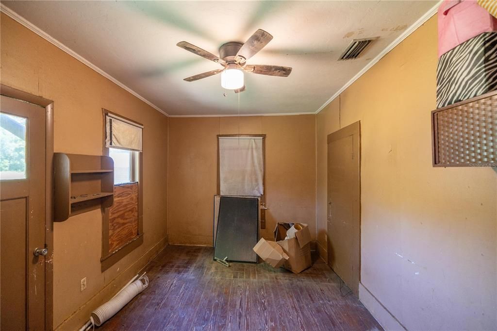 For Sale: $199,000 (3 beds, 1 baths, 1134 Square Feet)