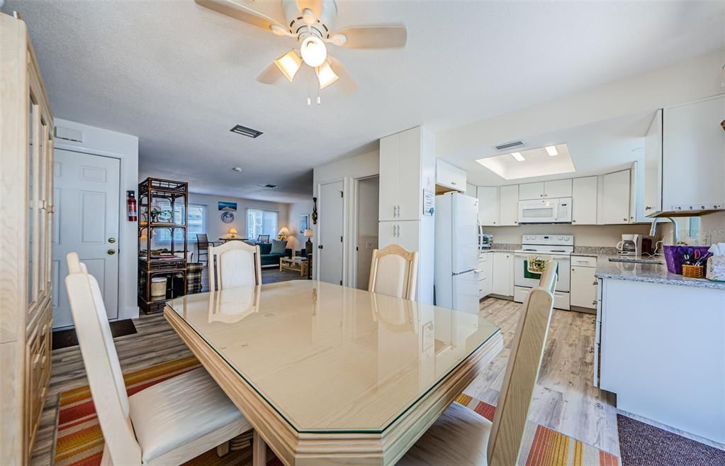 Active With Contract: $2,100 (2 beds, 2 baths, 1584 Square Feet)