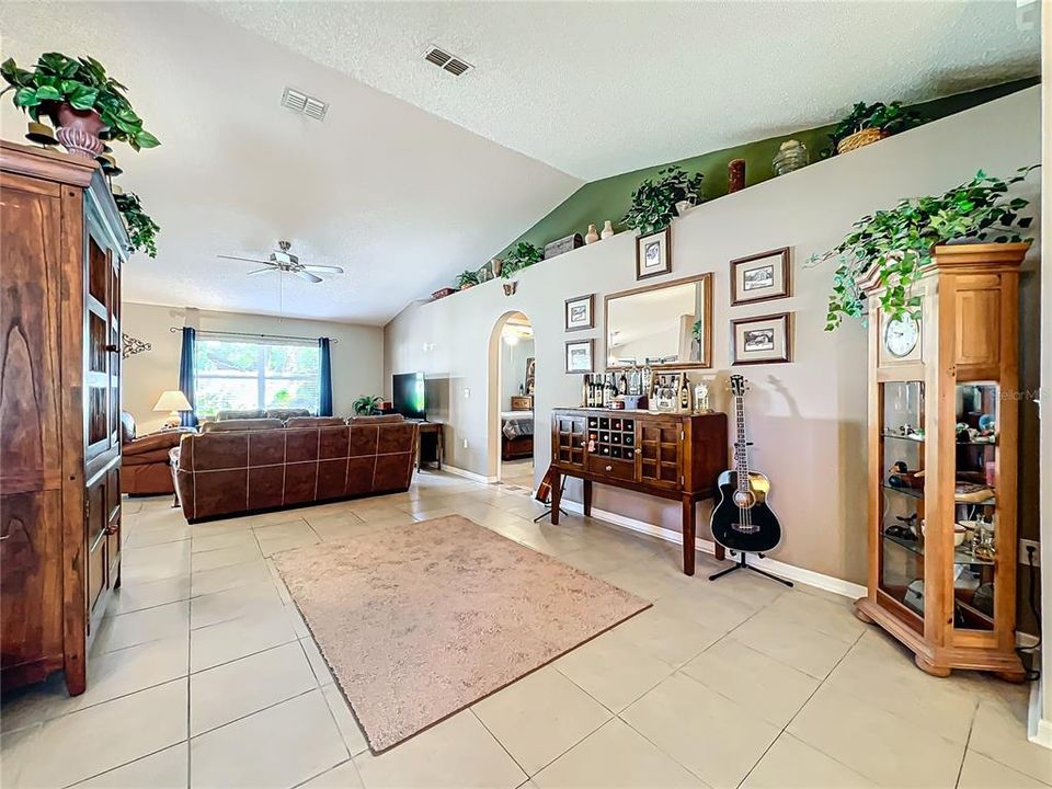 Active With Contract: $389,990 (3 beds, 2 baths, 1504 Square Feet)