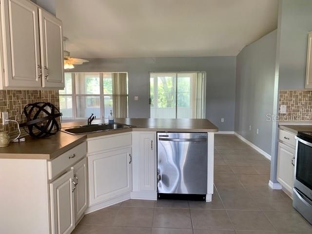 Active With Contract: $2,100 (3 beds, 2 baths, 1737 Square Feet)