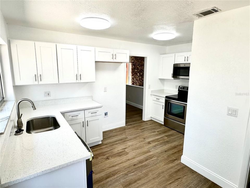 For Sale: $415,900 (3 beds, 2 baths, 1521 Square Feet)