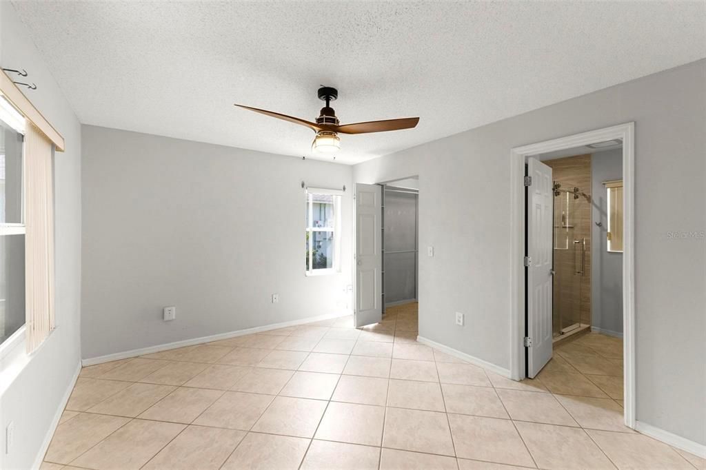 Active With Contract: $269,000 (2 beds, 2 baths, 1074 Square Feet)