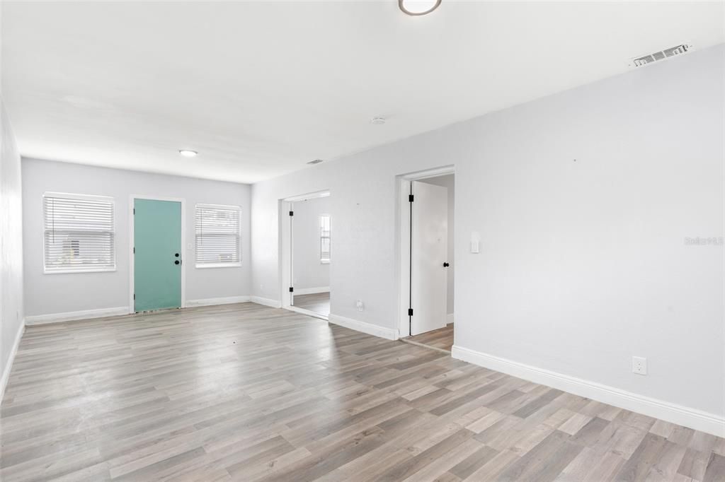 For Sale: $385,000 (3 beds, 2 baths, 1568 Square Feet)