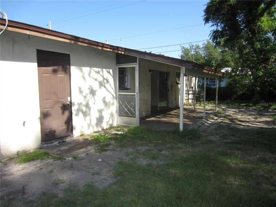 Active With Contract: $155,000 (3 beds, 1 baths, 974 Square Feet)