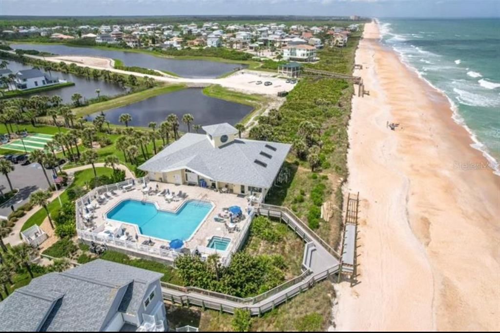 arial view of clubhouse & Beach
