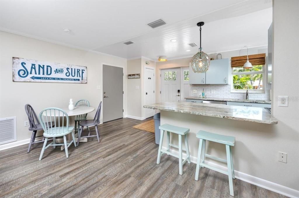 Recently Sold: $450,000 (2 beds, 2 baths, 1178 Square Feet)