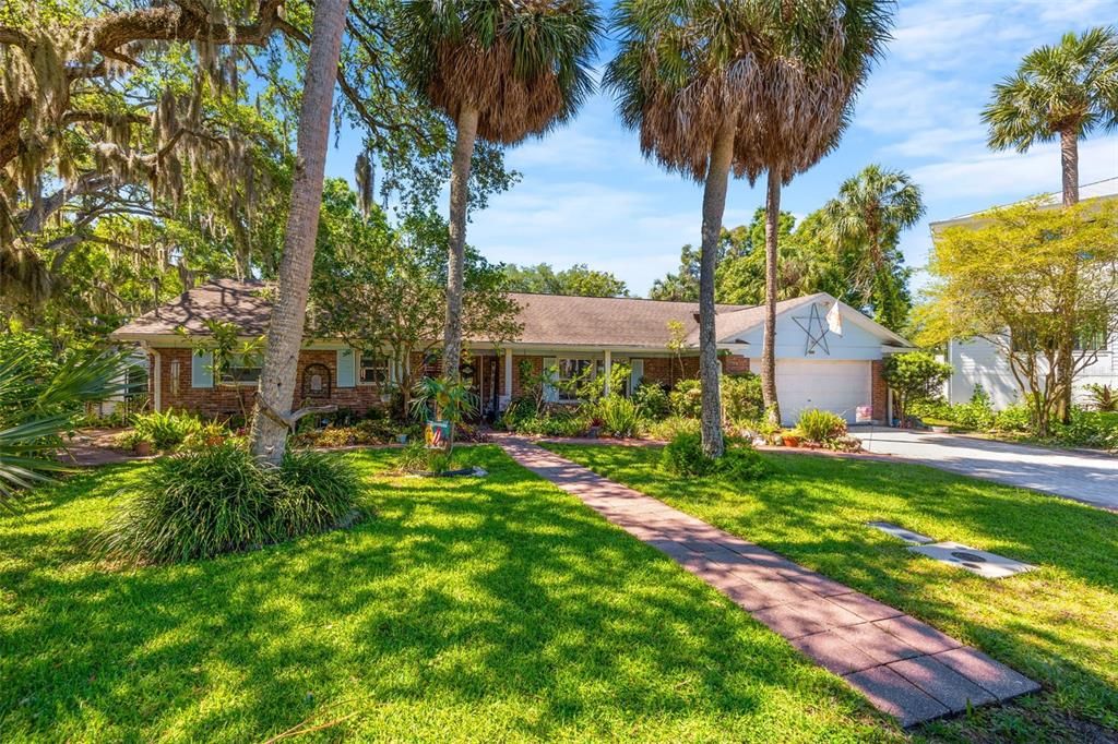 Recently Sold: $1,074,000 (5 beds, 4 baths, 2939 Square Feet)