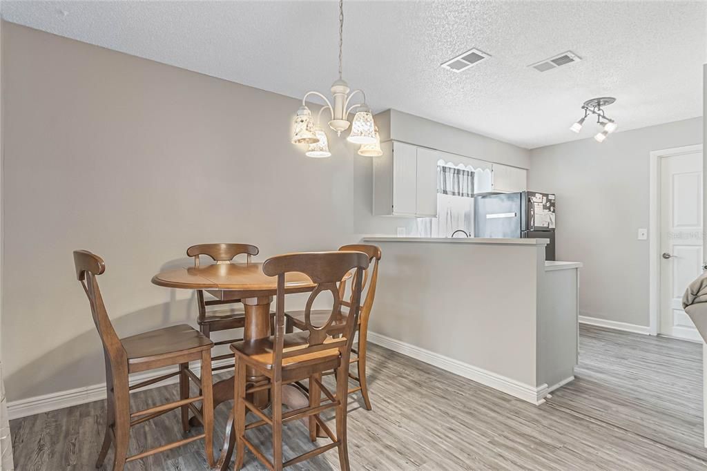 Active With Contract: $244,900 (3 beds, 2 baths, 1062 Square Feet)