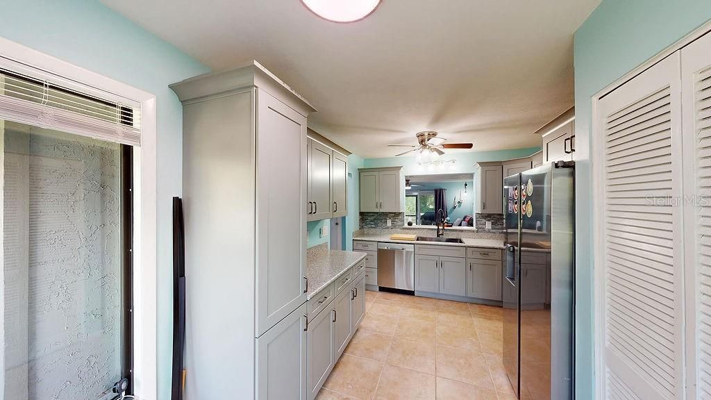 For Sale: $249,000 (2 beds, 2 baths, 1262 Square Feet)