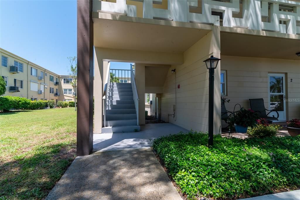 For Sale: $279,600 (2 beds, 2 baths, 1400 Square Feet)