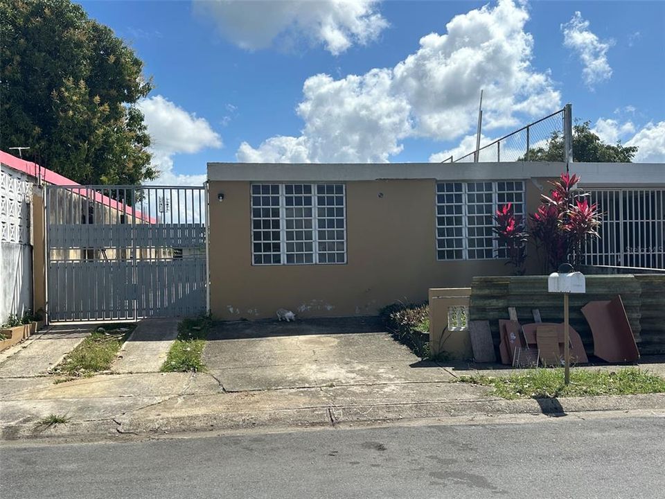 Vendido Recientemente: $89,900 (3 camas, 1 baños, 0 Pies cuadrados)