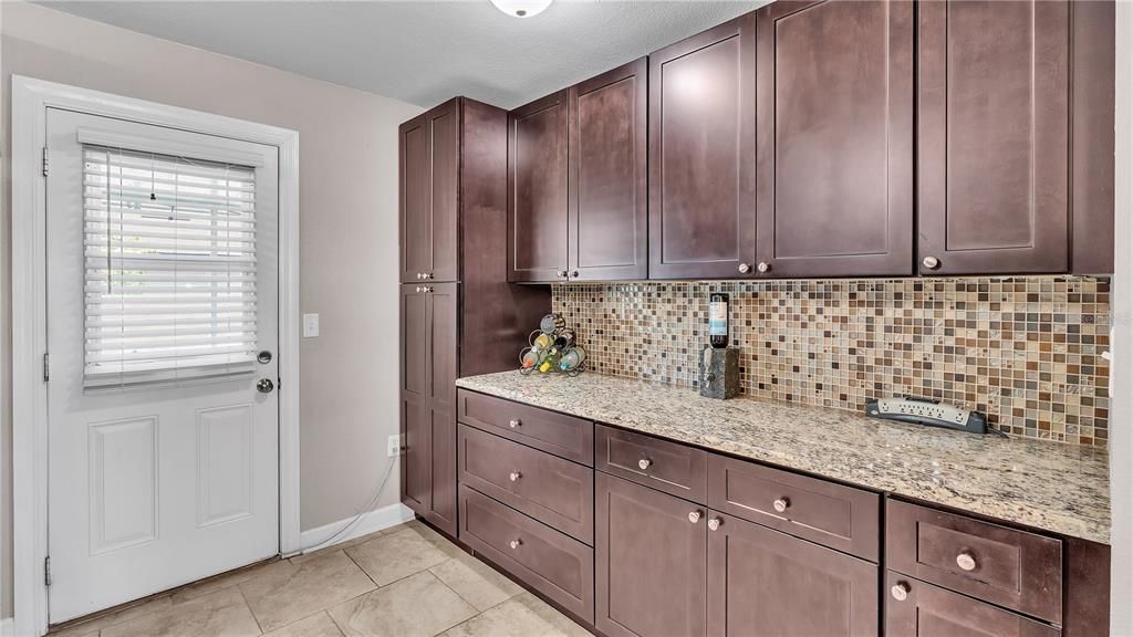 Active With Contract: $289,900 (3 beds, 2 baths, 1614 Square Feet)