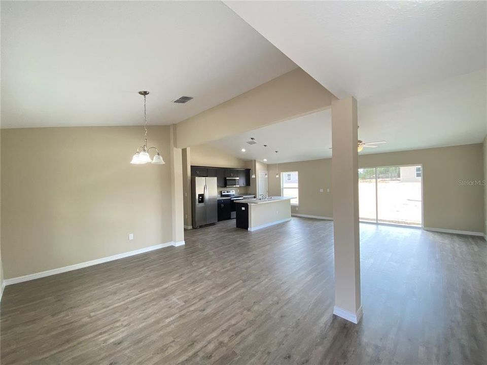 For Rent: $1,725 (3 beds, 2 baths, 1668 Square Feet)