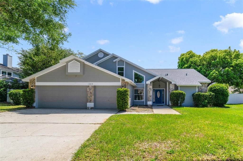 Welcome to Twin Rivers in the heart of Oviedo and this 4-bedroom, 2-full and 2-half bath **POOL HOME** tucked away on a .28 ACRE/CUL-DE-SAC LOT offering a bright flowing floor plan, MANY RECENT UPDATES and zoned for top-schools including Carillon Elementary, Chiles Middle and HAGERTY HIGH!