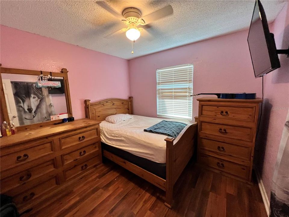 For Sale: $270,000 (4 beds, 2 baths, 1456 Square Feet)