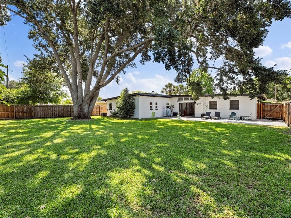 Recently Sold: $425,000 (3 beds, 2 baths, 1563 Square Feet)