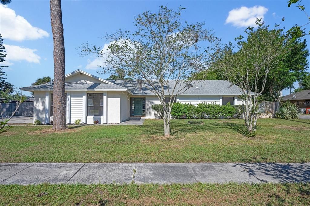 Recently Sold: $439,000 (3 beds, 2 baths, 1904 Square Feet)