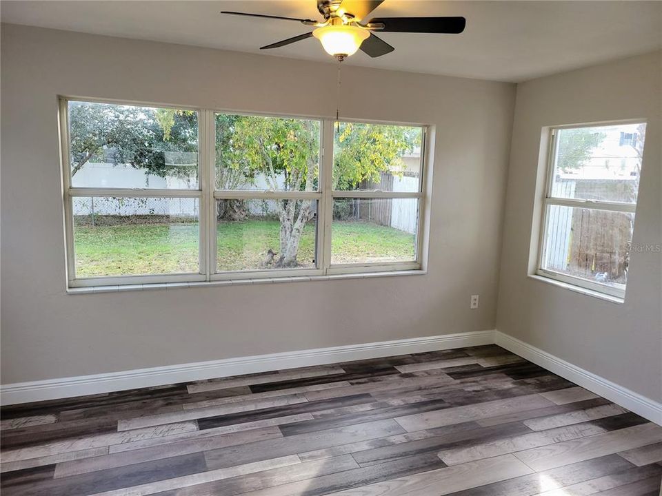 For Rent: $2,600 (3 beds, 2 baths, 1216 Square Feet)