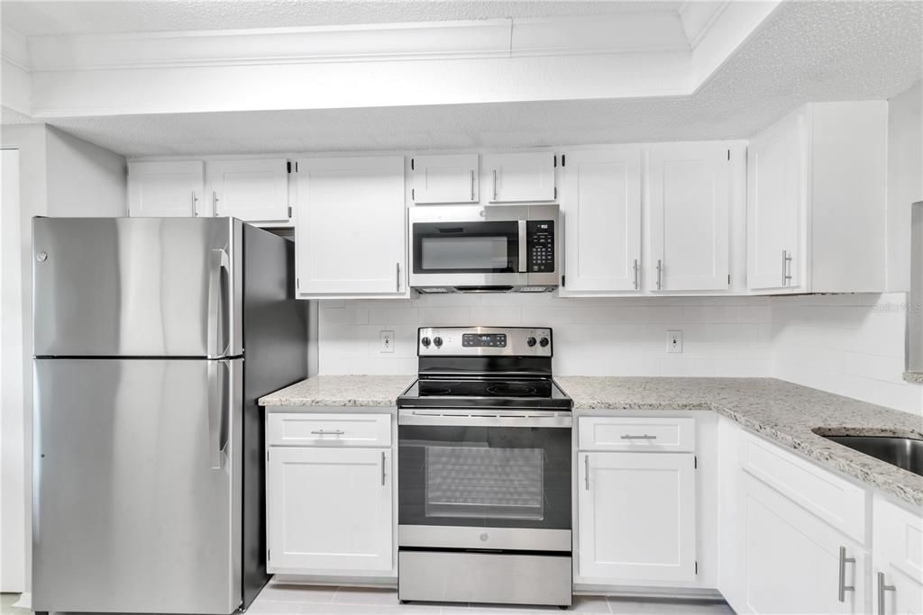 For Sale: $288,700 (2 beds, 2 baths, 1112 Square Feet)