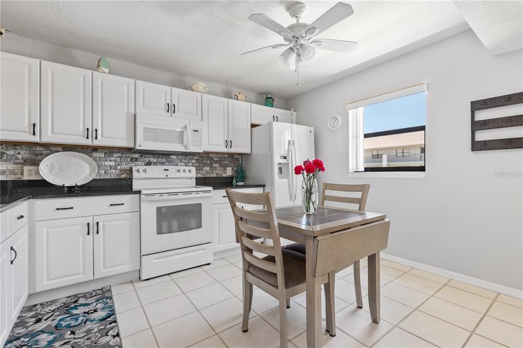 For Sale: $203,500 (2 beds, 2 baths, 1228 Square Feet)