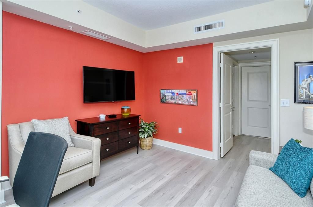 Active With Contract: $3,800 (2 beds, 2 baths, 1336 Square Feet)