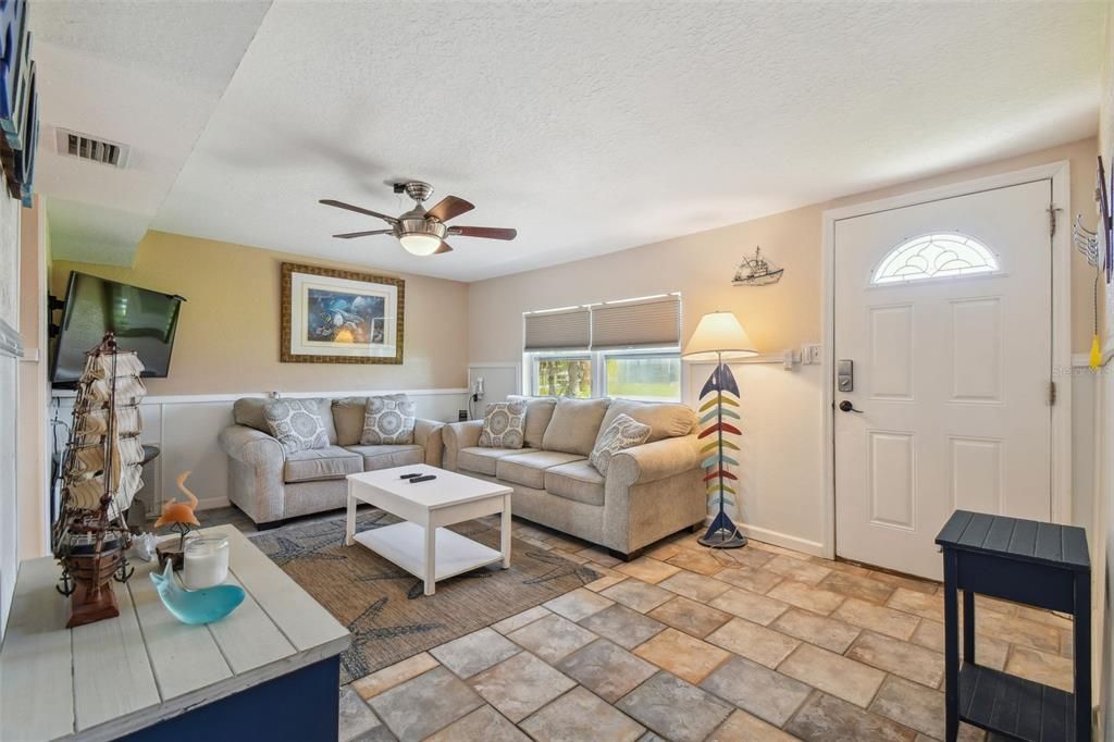 Active With Contract: $389,000 (3 beds, 2 baths, 1022 Square Feet)