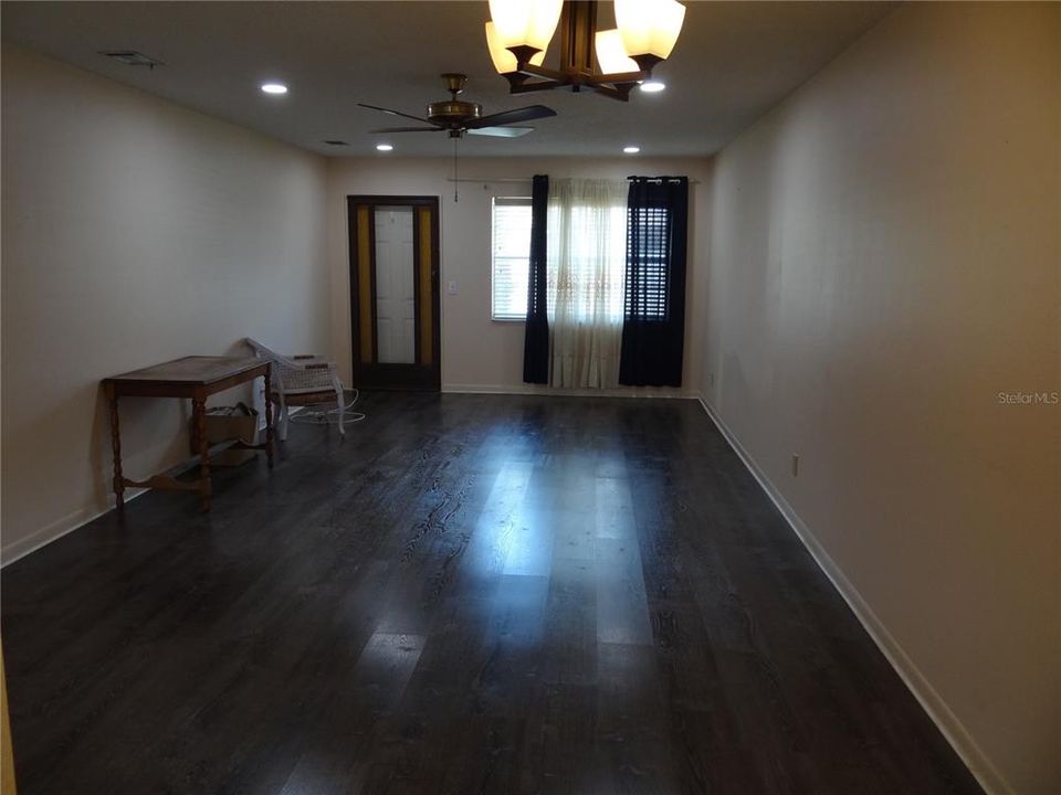 For Rent: $1,550 (1 beds, 1 baths, 1010 Square Feet)