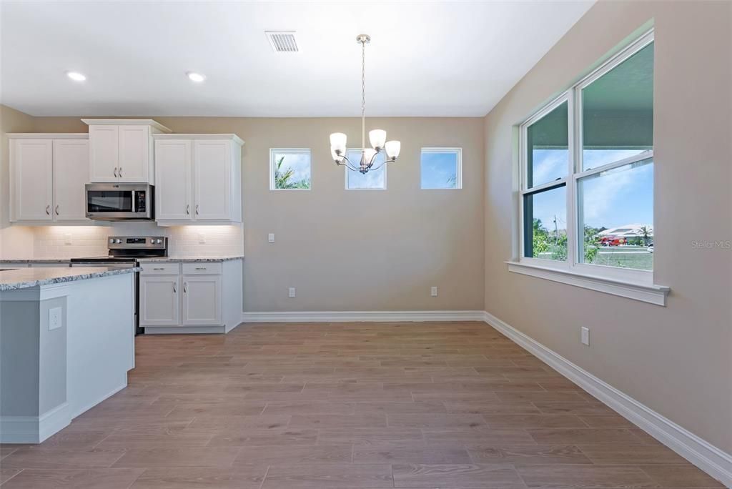 For Sale: $424,999 (4 beds, 2 baths, 2034 Square Feet)