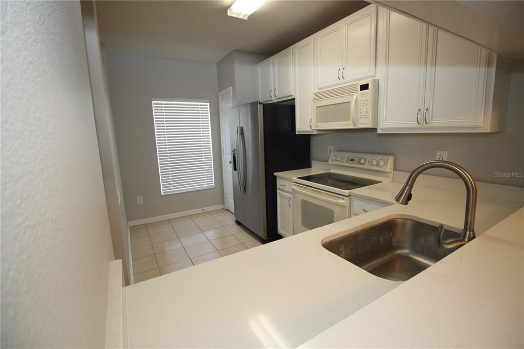 For Rent: $1,800 (2 beds, 2 baths, 1095 Square Feet)