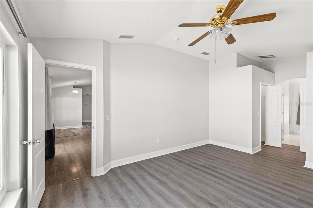 For Sale: $406,000 (4 beds, 2 baths, 2017 Square Feet)