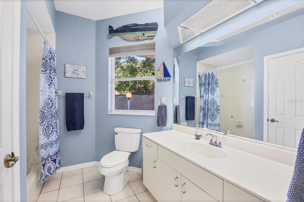 最近售出: $599,000 (3 贝兹, 2 浴室, 2000 平方英尺)