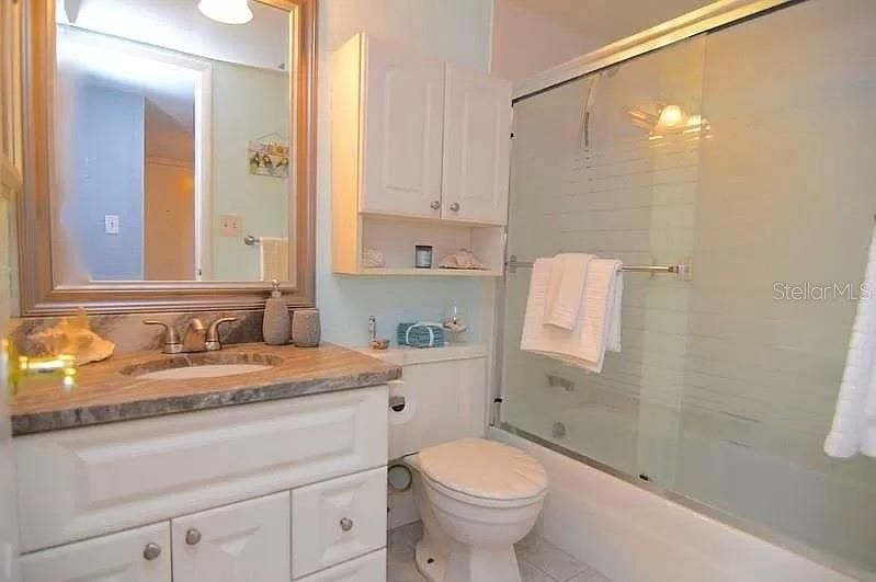 Active With Contract: $359,900 (2 beds, 1 baths, 1010 Square Feet)
