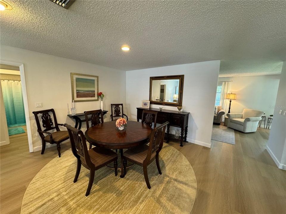 For Sale: $329,000 (2 beds, 2 baths, 1638 Square Feet)