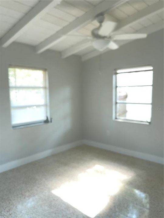 For Rent: $2,500 (2 beds, 1 baths, 993 Square Feet)