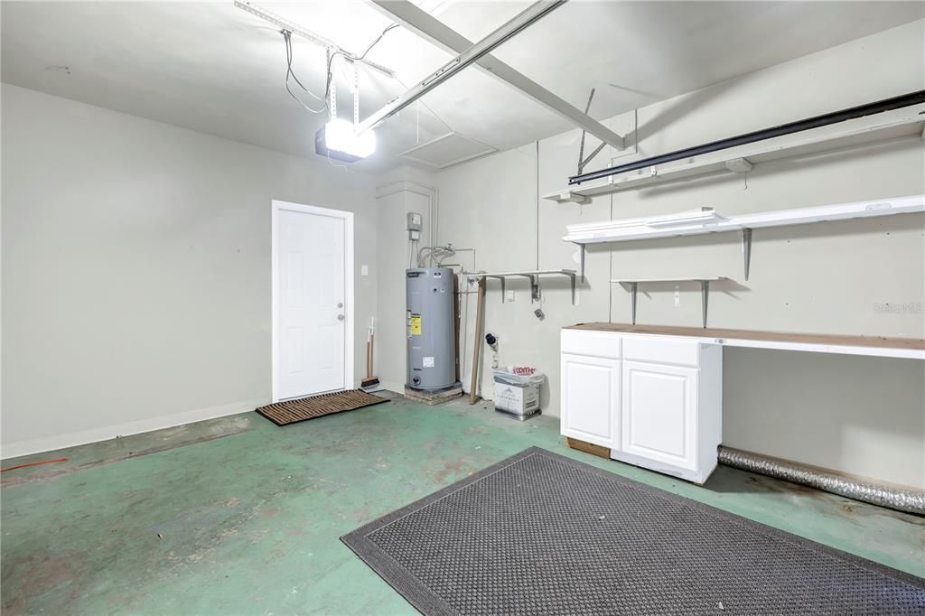 For Sale: $319,000 (2 beds, 1 baths, 870 Square Feet)